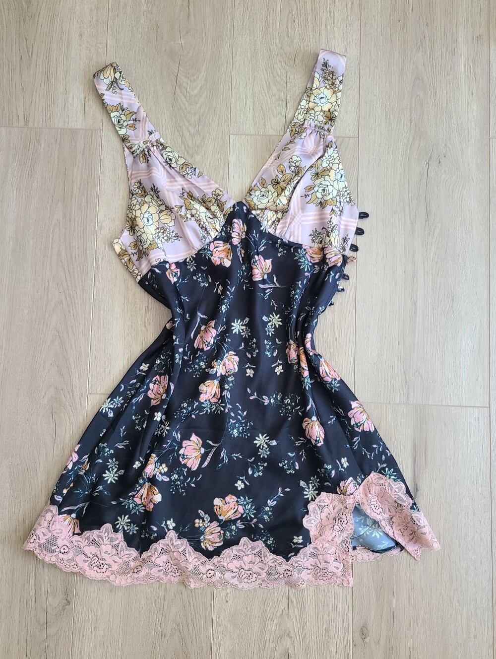 Free People Mini - Picture 1 of 6